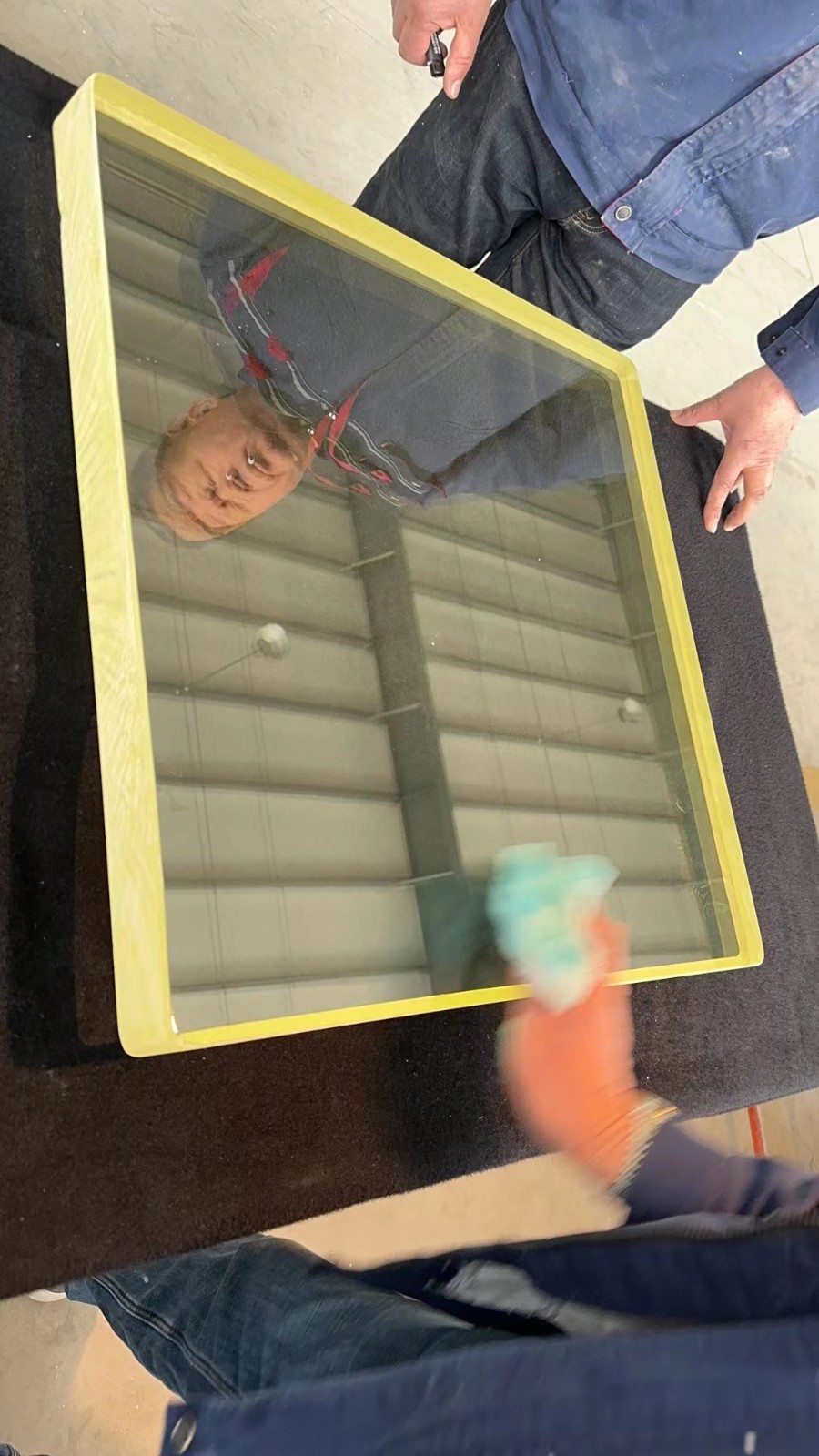 云浮铅玻璃表面的划痕如何处理